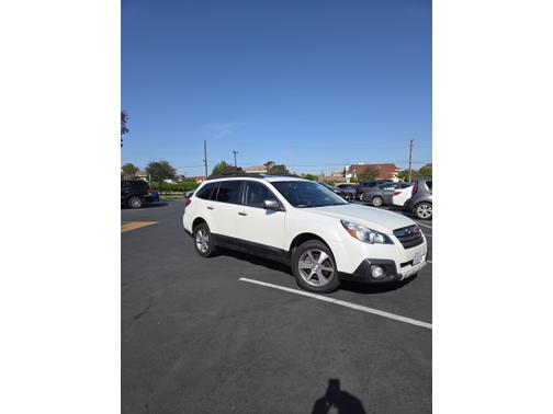 White 2014 Subaru Outback 3.6R Limited