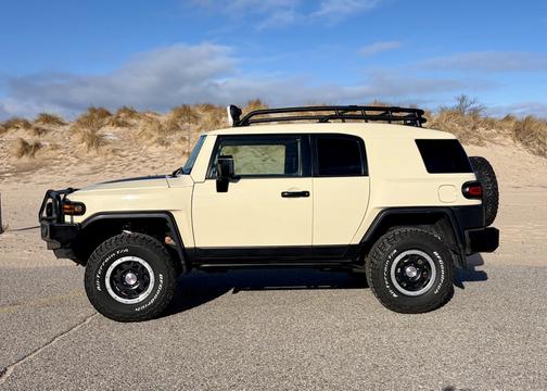 2010 Toyota FJ Cruiser Base