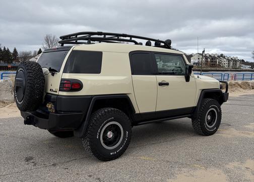 2010 Toyota FJ Cruiser Base
