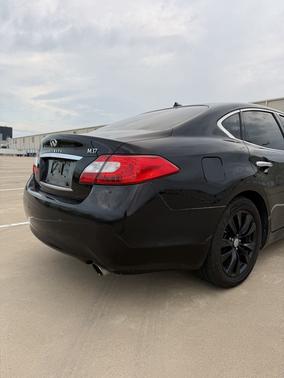Black 2013 INFINITI M37 Base