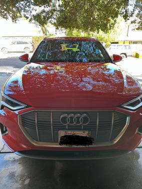 2019 Audi e-tron Premium Plus