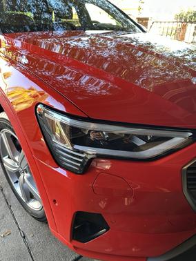 2019 Audi e-tron Premium Plus