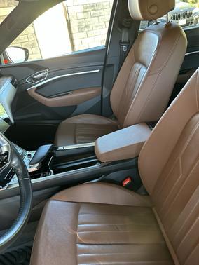 2019 Audi e-tron Premium Plus