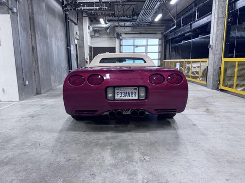 2001 Chevrolet Corvette Base