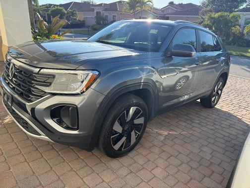 Gray 2024 Volkswagen Atlas Cross Sport 2.0T SE w/Technology