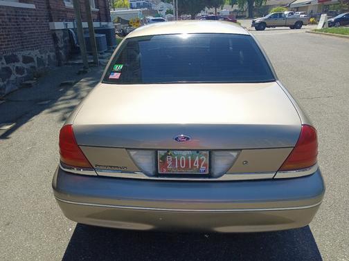 Gold 2003 Ford Crown Victoria LX Sport