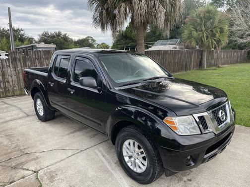Black 2019 Nissan Frontier SV