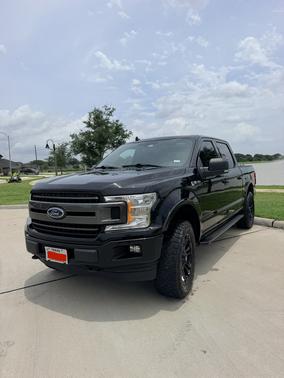 Black 2018 Ford F-150 XLT