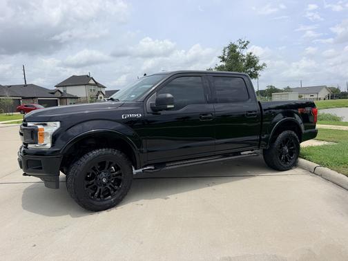 Black 2018 Ford F-150 XLT