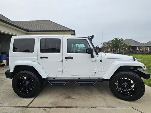 White 2017 Jeep Wrangler Unlimited Sahara