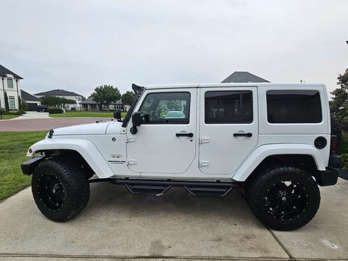 White 2017 Jeep Wrangler Unlimited Sahara