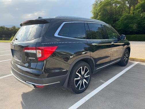 Black 2021 Honda Pilot Touring 7-Passenger