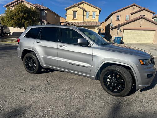 Silver 2020 Jeep Grand Cherokee Laredo