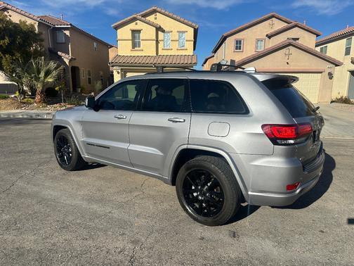 Silver 2020 Jeep Grand Cherokee Laredo