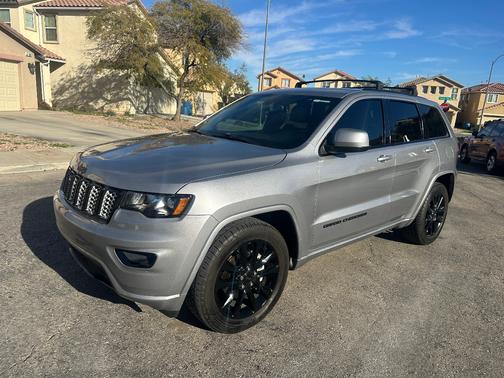 Silver 2020 Jeep Grand Cherokee Laredo