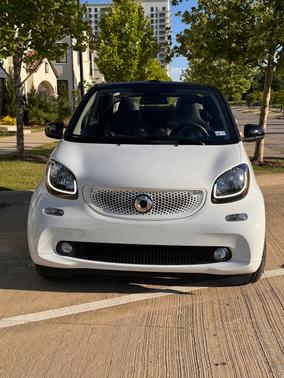 White 2018 smart ForTwo Electric Drive Prime