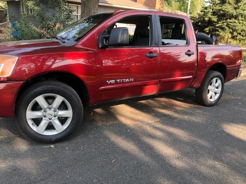 Red 2014 Nissan Titan SV