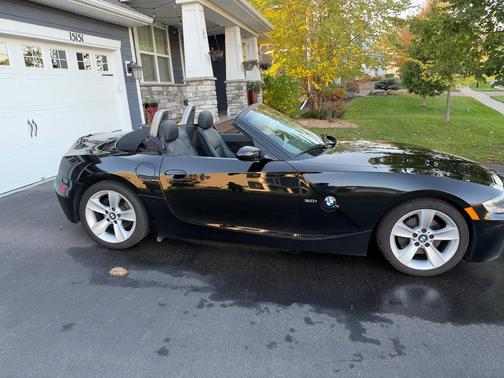 Black 2006 BMW Z4 3.0i Roadster