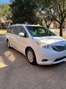 2013 Toyota Sienna XLE