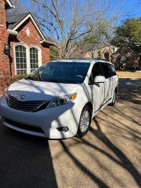 2013 Toyota Sienna XLE