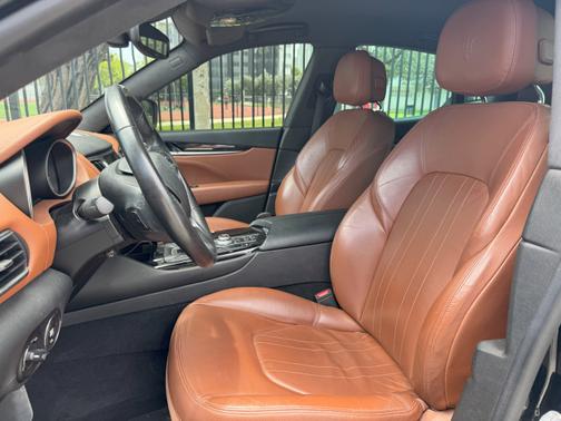 2017 Maserati Levante Base
