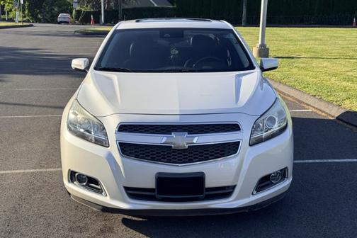 White 2013 Chevrolet Malibu 2LT