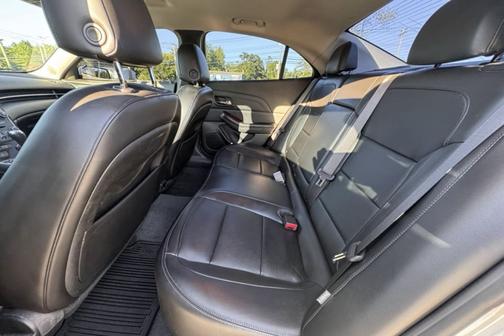 White 2013 Chevrolet Malibu 2LT