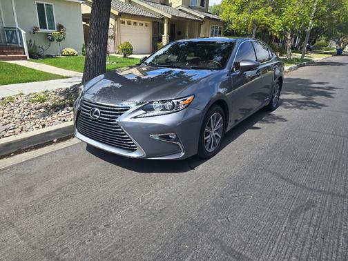 Gray 2016 Lexus ES 300h Base