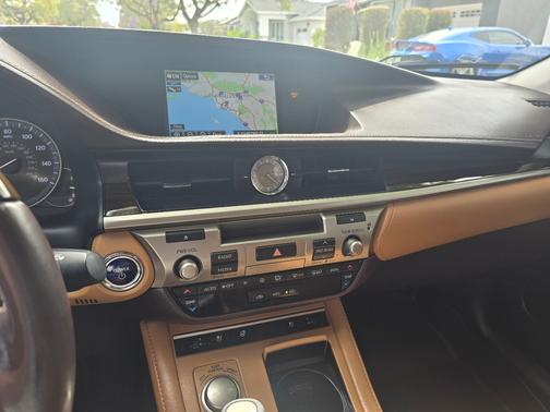 Gray 2016 Lexus ES 300h Base