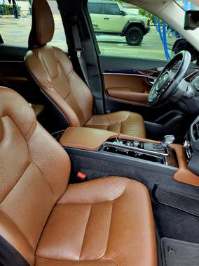 2019 Volvo XC90 T6 Momentum