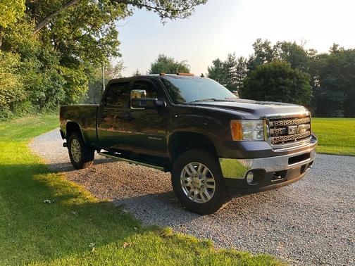 Gray 2011 GMC Sierra 2500 SLE