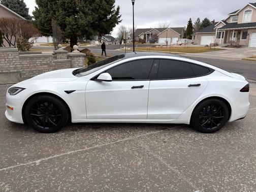 2023 Tesla Model S Plaid