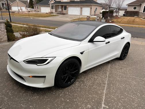 2023 Tesla Model S Plaid
