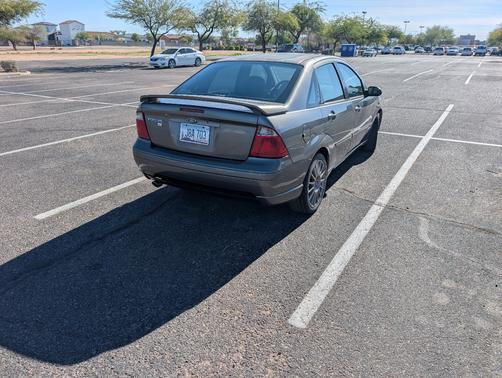 2005 Ford Focus ZX4 ST