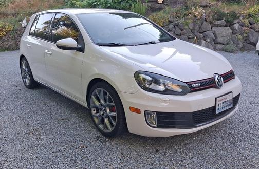 White 2014 Volkswagen GTI Wolfsburg Edition