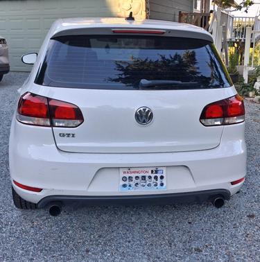 White 2014 Volkswagen GTI Wolfsburg Edition