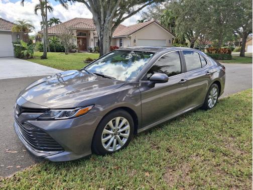 2020 Toyota Camry LE