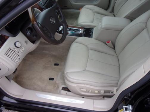 2010 Cadillac DTS Premium Collection