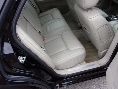 2010 Cadillac DTS Premium Collection