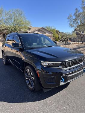2022 Jeep Grand Cherokee 4xe Overland