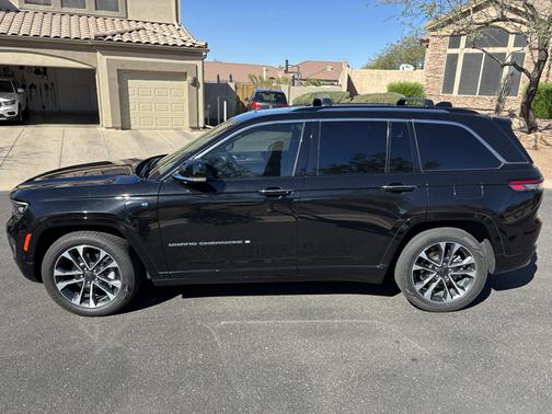 2022 Jeep Grand Cherokee 4xe Overland