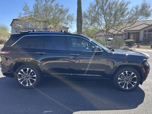 2022 Jeep Grand Cherokee 4xe Overland