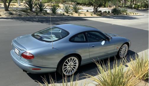 2005 Jaguar XKR Base