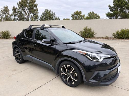 Black 2019 Toyota C-HR XLE