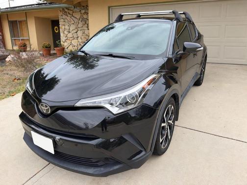 Black 2019 Toyota C-HR XLE