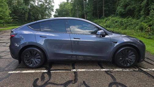 Silver 2023 Tesla Model Y Long Range