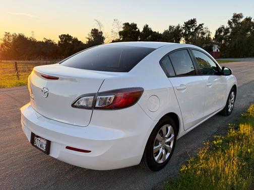 2012 Mazda Mazda3 i Sport