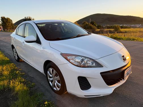2012 Mazda Mazda3 i Sport