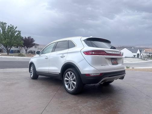 Beige 2018 Lincoln MKC Select