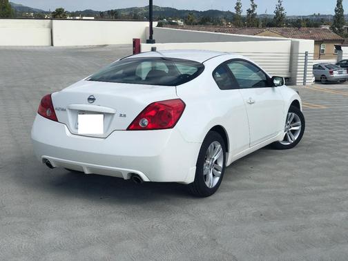 White 2012 Nissan Altima 2.5 S